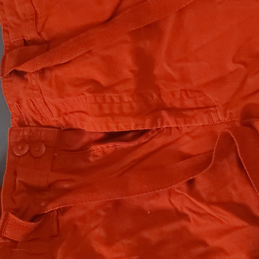Red capris - Picture 5 of 10